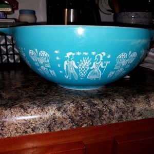 Vintage Pyrex Bowl #444